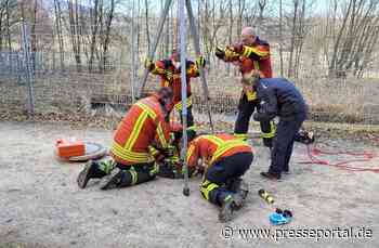 FW Stockach: Hund in Kanalrohr gefangen