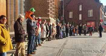 Wommelgem toont zich solidair voor oorlogsslachtoffers in Oekraïne: iedereen vrijdag 11 maart welkom op vredescirkel op Kerkplaats - Het Laatste Nieuws