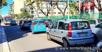 Bari, l'ingresso a scuola nel delirio: in via Re David la follia della doppia fila - Borderline24.com