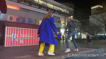 Dansende Rotterdammers halen met silent disco bijna 1000 euro op voor OekraÏne - OPEN Rotterdam