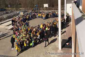 Kinderen basisscholen Ds. Hasperschool en OBS Akkrum halen bij gezamenlijke actie 1871,74 euro op voor Giro 555 - Heerenveense Courant