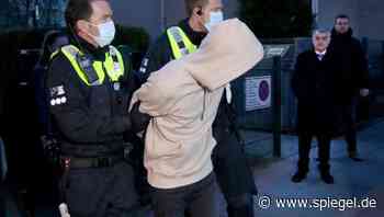 SEK-Razzia in Essen: Polizei nimmt Wuchermonteure mit Clan-Verbindung fest - DER SPIEGEL