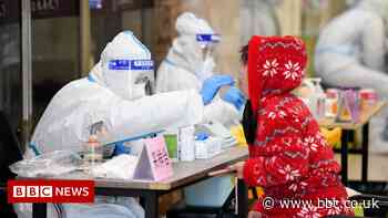 China: Businesses shut as officials widen Covid lockdowns