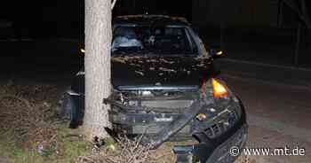Alkoholisiert gegen einen Baum gefahren: 28-Jähriger bleibt unverletzt - Mindener Tageblatt