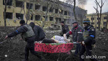 Pregnant woman photographed on stretcher, baby die after Russian maternity hospital bombing