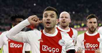 Dusan Tadic toont twee gezichten bij Ajax: geen geel-blauwe band en ophef over Overmars, maar ook de redder - AD.nl