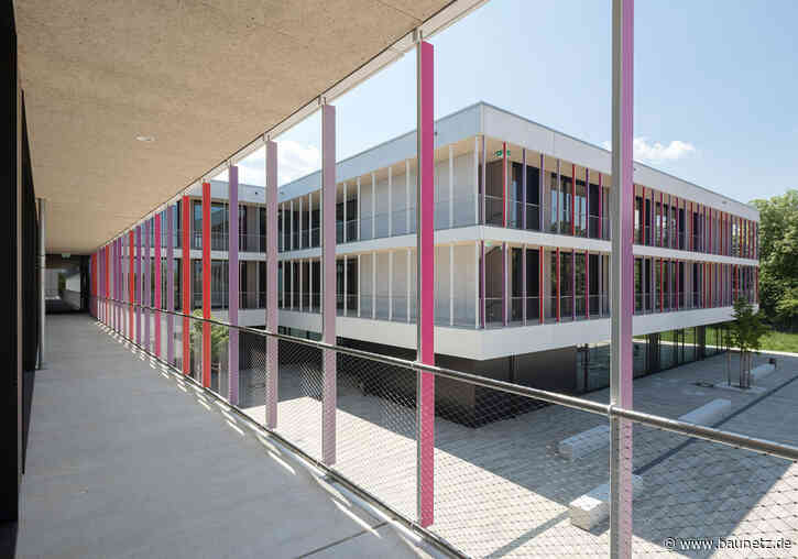 Jahrgangscluster in Vaterstetten - Schulbau mit Sport- und Schwimmhalle von Balda Architekten