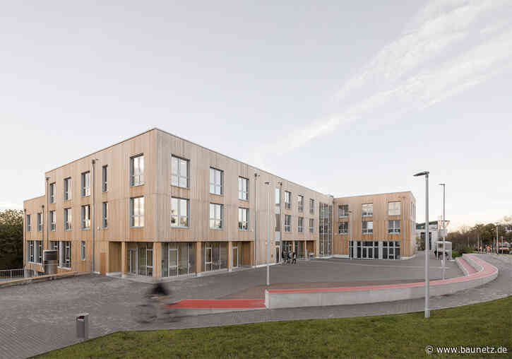 Zukunftsraum aus Holz
 - Unigebäude in Witten von Kaden + Lager