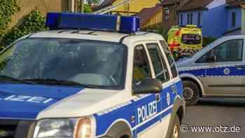 Tesla auf Parkplatz beschädigt - Unfall mit Gabelstapler - Schmierereien an Schule