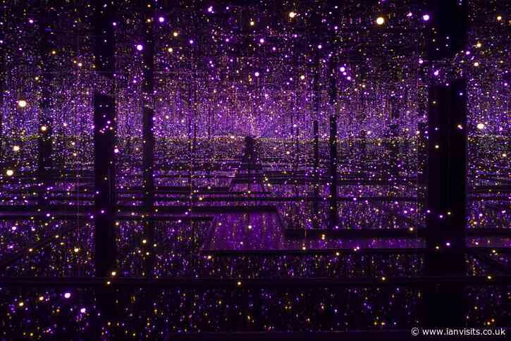 Tate’s Infinity Mirror Rooms exhibition extended to next year