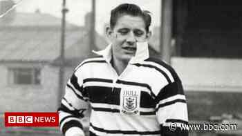 Johnny Whiteley: Hundreds attend Hull memorial for rugby legend - BBC.com