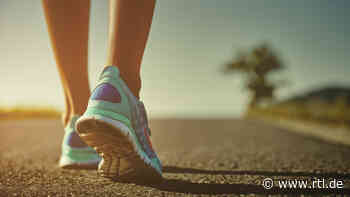 10.000 Schritte am Tag? Ein Marketing-Mythos: SO viele Schritte reichen wirklich - RTL Online