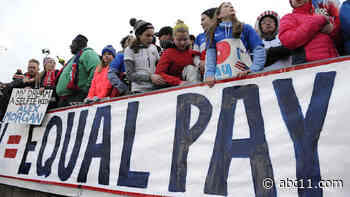 White House to announce steps aimed at narrowing gender, racial pay gap for federal workers