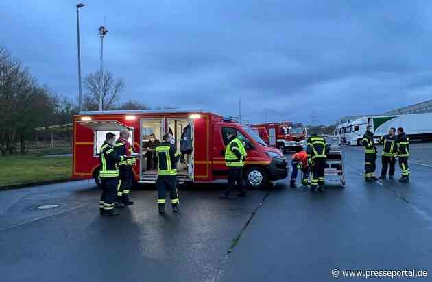FW Sankt Augustin: Überörtliche Hilfeleistung für Flüchtlingsunterkunft in Köln (Messe) + + + Feuerwehr Sankt Augustin organisiert Bereitstellungsraum