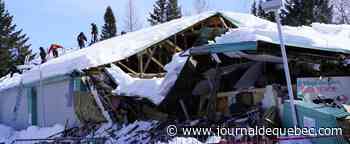 Village Vacances Valcartier: le toit d'un entrepôt s'effondre