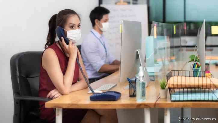 Albertans the least likely to voluntarily mask indoors: poll