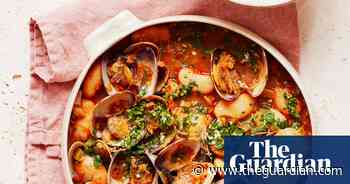 Thomasina Miers’ recipe for smoky clams and butter beans - The Guardian