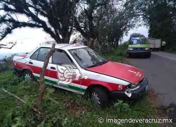 Taxi embistió a camioneta en la Misantla- Xalapa; reportan dos lesionados - Imagen de Veracruz