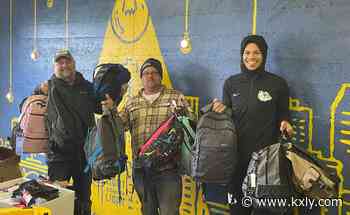 Gonzaga guard Rasir Bolton helps people experiencing homelessness hours ahead of flight to Portland - KXLY Spokane