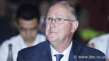 Athletes should not be banned from tournaments because of politics, says WTA boss Simon