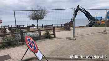 Via i cumuli di posidonie sono cominciati i lavori - Il Tirreno