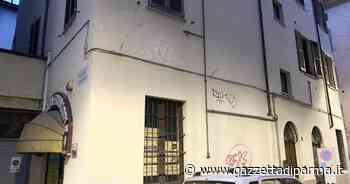 I graffiti-sfregio "acrobatici" si diffondono per Parma - Le foto - Gazzetta di Parma