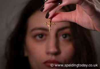 Roofer ‘over the moon’ after medieval cross sells at auction for £12,400 - Spalding Today