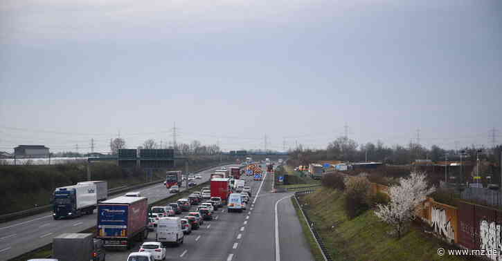A6 bei Mannheim:  Verlorene Ladung sorgt für Verkehrsbehinderungen (Update)