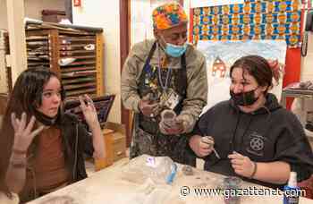 'Extraordinary things to do': Amherst art teacher, students rebound from pandemic together - GazetteNET