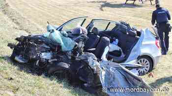 Auto prallt bei Dinkelsbühl gegen Lkw: 44-Jähriger schwerst verletzt - Nordbayern.de
