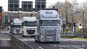 Lastwagenfahrer demonstrieren mit Konvois gegen hohe Dieselpreise