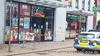 Messer-Attacke vor Gericht : Angeklagter stach in Calw fast 20 Mal auf Opfer ein