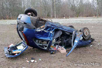 Wildunfall in Chemnitz: Opel-Fahrerin überschlägt sich und landet auf Feld - TAG24