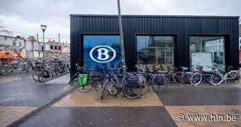 Laatste dag voor weghalen foutief gestalde fietsen voor station - Het Laatste Nieuws