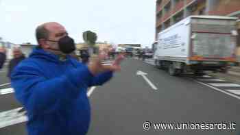 "Se sei uomo resti fermo", la protesta degli autotrasportatori a Cagliari - L'Unione Sarda.it - L'Unione Sarda.it