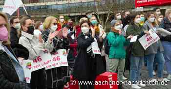 Mehr als 1500 Unterschriften übergeben: Klinik-Mitarbeiter drängen auf Entlastung