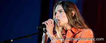 Charlotte Cardin fait un don de 25 000$ en instruments de musique à une école