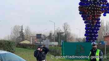 Modena. Ubriaco causa un incidente alla rotatoria del Grappolo - La Gazzetta di Modena