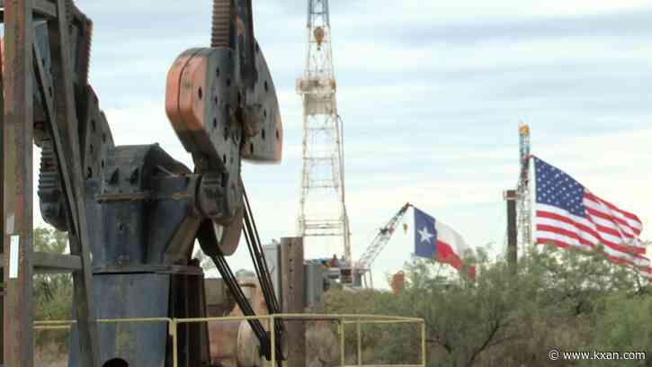 Texas Comptroller: Companies 'boycotting' fossil fuels could lose state funding