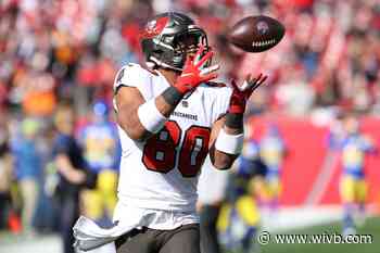 Bills sign TE O.J. Howard to one-year deal