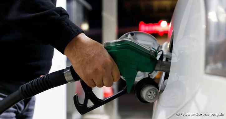 Halber Preis? Tankstelle mit kuriosem Zapfsäulen-Problem