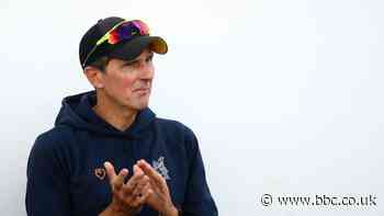 Mark Robinson: Warwickshire coach says he would 'jump' at chance of England job