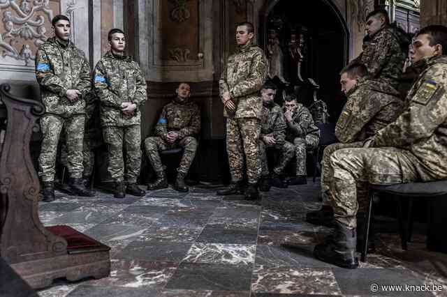 Aangrijpende beelden: begrafenis van Oekraïense soldaten die omkwamen bij aanval op militaire basis