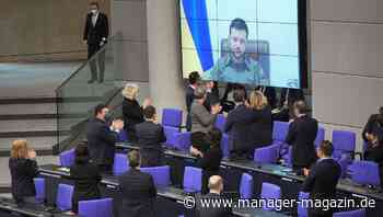 Ukraine-Krieg: Selenskyj spricht per Video vor dem Bundestag, Lieferkettenprobleme spitzen sich zu