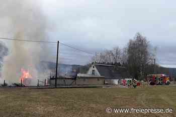 Großbrand in Trieb: Feuer flammt erneut auf - freiepresse.de
