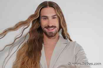 Meet Noah Scott, The Wig Maker Behind Ariana Grande And Nicki Minaj’s Perfect Hair - Forbes