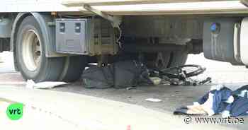 Truck rijdt vrouw op de fiets aan in Retie - VRT NWS