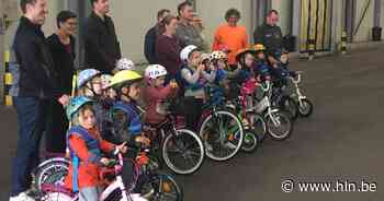 Kijk! Ik fiets!: Leren fietsen onder begeleiding | Wellen | hln.be - Het Laatste Nieuws