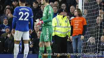 Unterbrechung nach Protestaktion in Liverpool