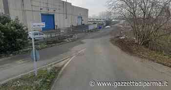 Autotreno in fiamme in via Don Milani a Sanguinaro - Gazzetta di Parma